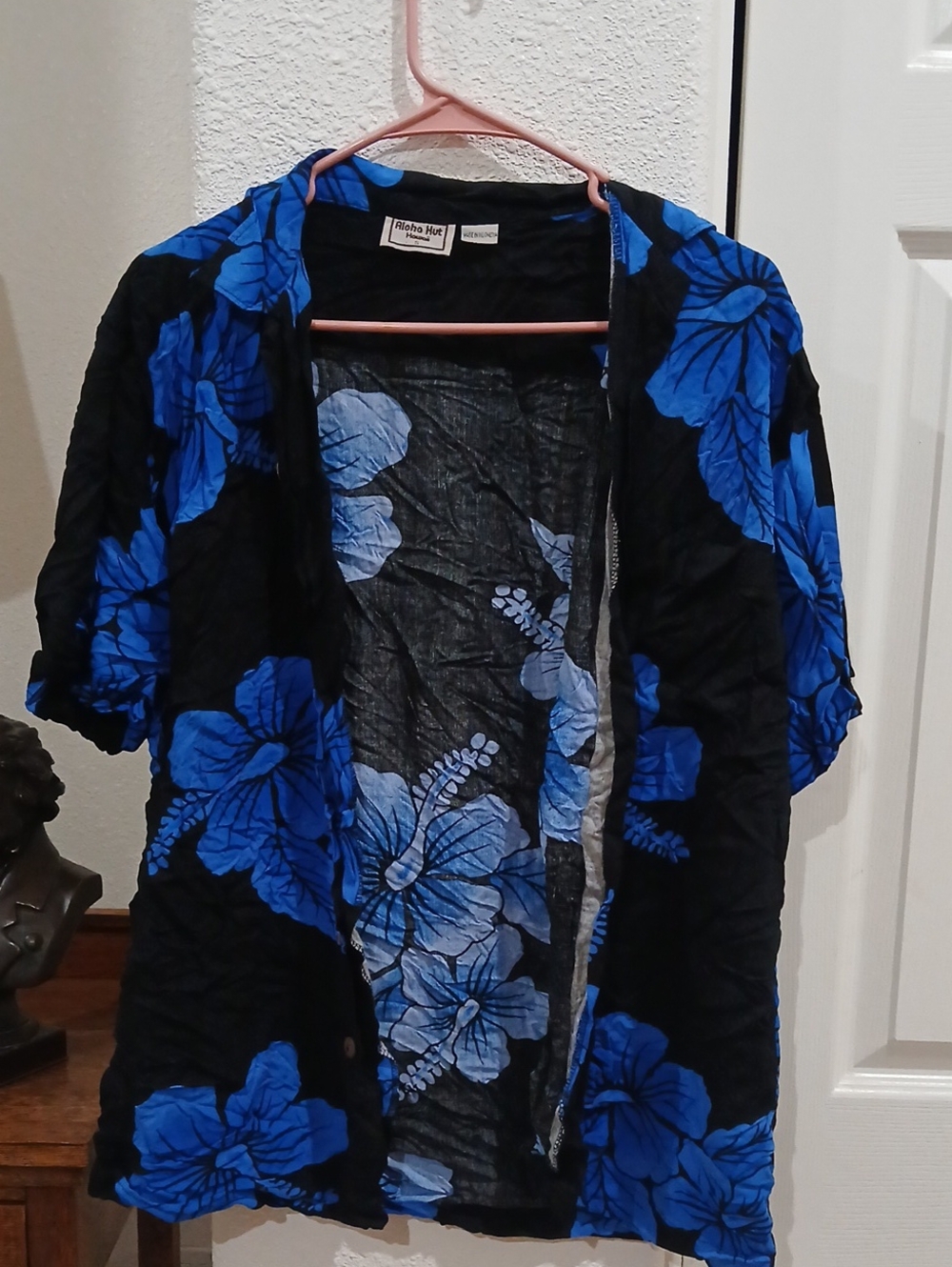 Rehoboam Mens Black & Blue Floral Short Sleeve Shirt